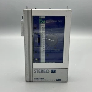 Toshiba KT-S1 Stereo Cassette Player mit Stereo Tuner Pack - Walkman - Powers On - Bild 1 von 8