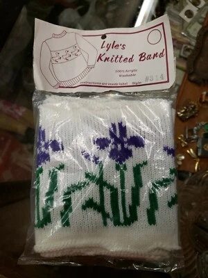 Tela de banda tejida Lyle's para suéter iris púrpura con fondo blanco # 314 Foto 1 de 3