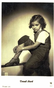 Traudl Stark *** Original RIGA Postcard Postcard *** No. 1391a