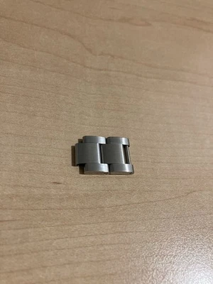 1 Piece Rolex Genuine Link 93150 Submariner Bracelet 5512 5513 1680 16800 168000 - Image 1 of 4