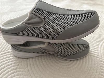 Toboganes para mujer Propet 7,5 ancho gris Foto 1 de 4