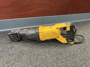 Sierra recíproca eléctrica DEWALT DWE305 120V - Imagen 1 de 4