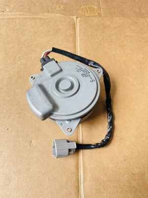 Toyota Corolla 2020-2024 sedán motor radiador ventilador de refrigeración motor fabricante de equipos originales 1,8 L Foto 1 de 4