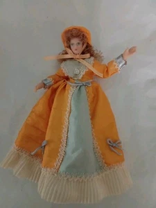 Beautiful Victorian Dollshouse doll porcelain lady 1/12th scale - Picture 1 of 5