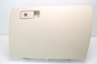 12-19 VOLKSWAGEN PASSAT GUANTERA DE ALMACENAMIENTO CON CERRADURA OEM, 561-857-101 Foto 1 de 4