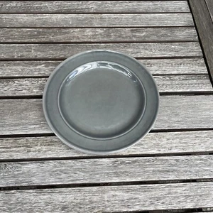 Pottery Barn Cabana Melamine Salad Plates Set Of 4 Gray Summer Scuffed NWOT - Picture 1 of 7