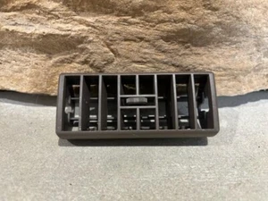 Cadillac SDV 1985-1993 ventilación central de aire acondicionado marrón 5" - Imagen 1 de 4