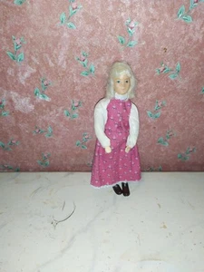 Ältere Biegepuppe-Frau-Erna Meyer-Puppenhaus-Puppenstube-Küche-Cafe - Bild 1 von 2