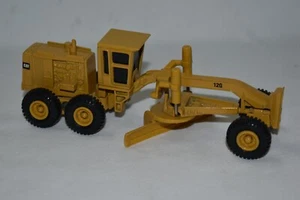 Ertl 1:64 Cat 12G Road Grader - Picture 1 of 4