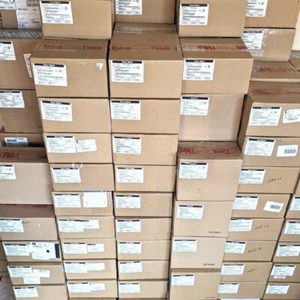 Lenovo ThinkSystem DE 02JH877 4XB7A74951 1.92TB SAS 12G 2.5" SFF SSD NEW - Afbeelding 1 van 3