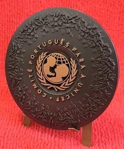 Beautiful  unusual  Bronze medal, 50th Aniversary UNICEF  - Picture 1 of 2