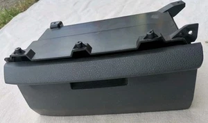 VW Polo 9N3 Ablagefach Staufach vorne rechts unten Beifahrersitz 6Q0882600 - Bild 1 von 6