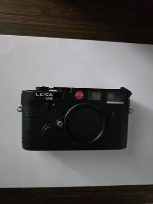 [COMO NUEVA-CAJA] Cámara fotográfica Leica M6 0,85 HM NO TTL telémetro negro 35 mm Foto 1 de 4