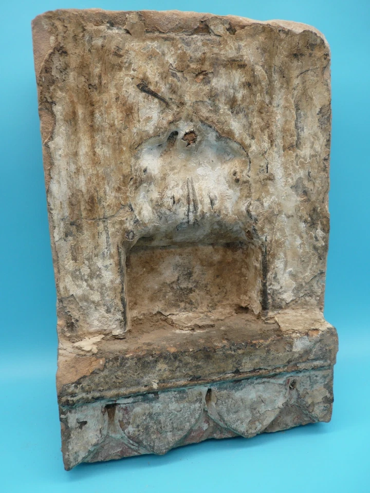 Ancien autel religieux en pierre sculptée / Niche protectrice  N°7 / Inde - Photo 1/4