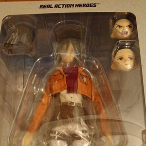 NUEVO RAH Medicom Toy Attack on Titan Mikasa Ackerman Figura Héroes de Acción Real - Imagen 1 de 9