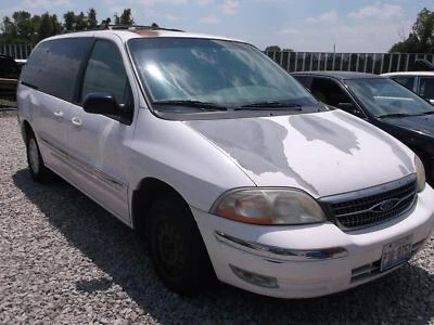 Conjunto de parachoques delantero usado se adapta a: Ford Windstar 2000 con luces de esquina delanteras Foto 1 de 4