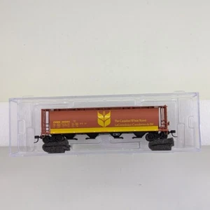 InterMountain 65116-xx N Scale Cylindrical Covered Hopper - Canadian Wheat Board - Picture 1 of 2