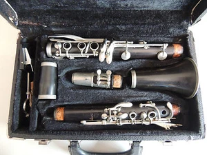 Silvertone Wood Clarinet Ser. B 2072 A nice Solid Instrument - Picture 1 of 12