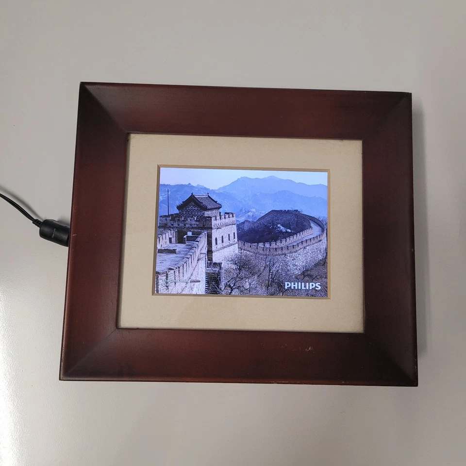 Philips SPF3407D/G7 7" Digital Photo Frame - Brown #954 - Image 1 of 4