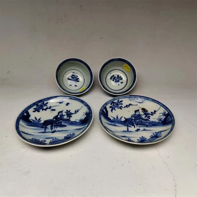 Taza Qing Kangxi azul y blanca con figuras (2 juegos) Foto 1 de 4