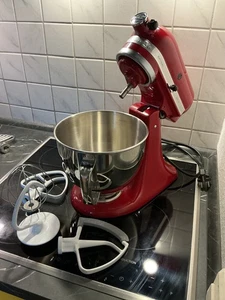 KitchenAid  ARTISAN Küchenmaschine 4,8 L Empire Rot mit sehr viel Zubehör - Bild 1 von 7