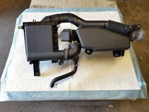 10 11 12 13 14 15 TOYOTA PRIUS AIR CLEANER BOX 1.8L OEM - Bild 1 von 12