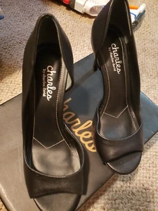 Charles by Charles David Chess Black Cushioned Peep Toe Heeled Pump Shoes 6.5NIB - Picture 1 of 5
