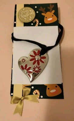 Collana con cuore e fiori rossi - Idea regalo donna, Natale, mamma - Immagine 1 di 3
