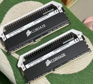 CORSAIR 2 x 8GB DDR3 2400 Desktop DIMM RAM Dominator PLATINUM PC3-19200 C11 240p - Picture 1 of 1