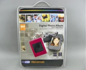 Innovate Digital Photo Album Keychain 8MB USB Rechargeable 60 Color Photos NEW! - Picture 1 of 4