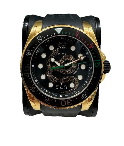 Gucci Dive (YA136219) Orologio Uomo Quarzo Nero e Oro 45mm Modello Serpente