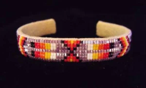 Lavender Narrow Cut Glass Beaded Cuff - Navajo Handmade - Picture 1 of 3