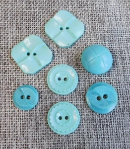 Lot of Vintage Colt Mfg. Buttons Aqua Teal Blue #034-W - Picture 1 of 4