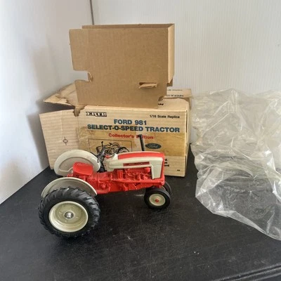 Vintage Ertl Ford 981 Select-O-Speed Tractor In Original Box 1:16 Scale - Image 1 of 4