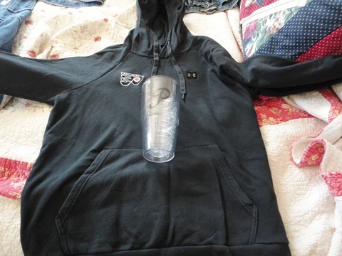 Philadelphia Flyers hoodie Little Flyers Under Armour lrg & Trevis Tumbler 24 oz Cover