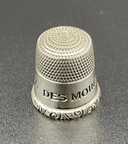 TCI Sterling Silver Thimble by Simons Bros.  “T.C.I 1986 DES MOINES IOWA” Cover