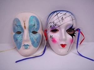 2 HANDPAINTED VENETIAN MASQUERADE BALL MARDI GRAS HANGING MASK DECORATIONS - Picture 1 of 1