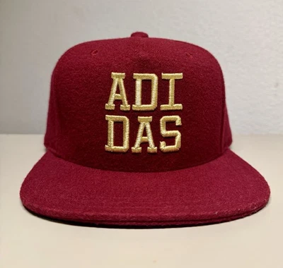 Gorra Adidas Para Hombre Mezcla de Lana Ajustada Billete Plano Roja y Dorada - Para Hombre Talla L Foto 1 de 4