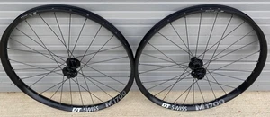 Disco de 6 pernos 27,5 Dt Swiss M1700 Spline 40 UM 40 mm ancho 148x12 110x15 28h negro - Imagen 1 de 9