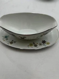 NORITAKE CORINTH GRAVY BOAT WITH ATTACHED UNDERPLATE VGC - Picture 1 of 3