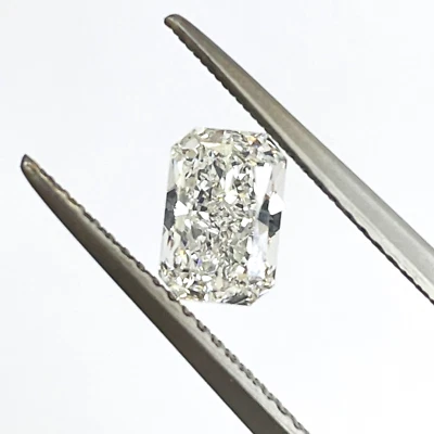 GIA Certified Natural Loose Diamond Radiant Cut 1.00 Carat G Color VS2 Clarity - Image 1 of 4