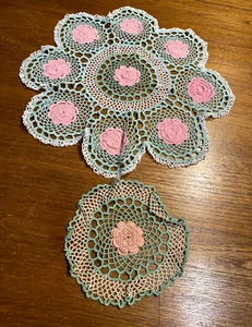 Vintage Green & Pink Crochet Cotton Lace Pieces x 2 - lovely 3 D - Picture 1 of 6