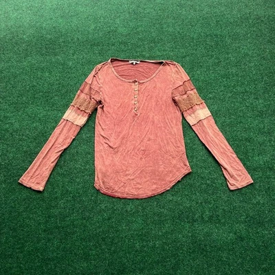 Camisa Henley BKE roja lavada manga larga ribete de encaje para mujer talla M Foto 1 de 4