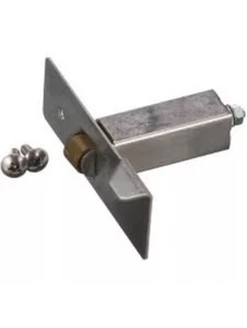 Conjunto de captura de puerta Blodgett 17945 OEM con tornillos estilo rodillo, CTBR - Imagen 1 de 2