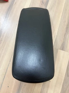 Lexus IS220 IS250 IS350 2005-13 consola central tapa de almacenamiento reposabrazos negro OEM - Imagen 1 de 3