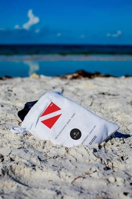 Toalha de viagem de plástico reciclado PADI XL 31x63 secagem rápida leve absorvente - Imagem 1 de 4