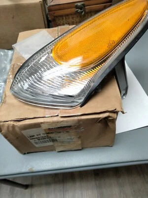 Mopar/Mitsubishi NOS Front Comb. Lamp Assy Rt. 92-93 Eagle Talon, Plymouth Laser - Image 1 of 3