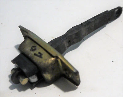 Toyota Previa MK1 2.4L Petrol- Front Drivers Side Door Stopper Stay Holder Right - Imagem 1 de 3