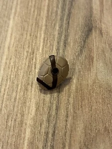 LEGO TMNT Minifigura Caparazón de Tortuga con Cinturón Horizontal y Diagonal Marrón Oscuro 16643 - Imagen 1 de 2