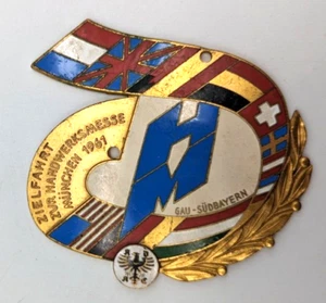 ADAC Auto ZIELFAHRT ZUR HANDWERKSMESSE MÜNCHEN Plakette Gau Südbayern 1961 - Bild 1 von 3